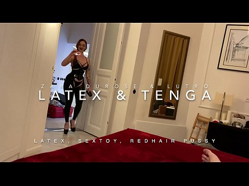 ❤️ Dada wa kambo mwenye kichwa chekundu akiwa amevalia vazi la latex alilobanwa na kaka wa kambo Pono ya kupendeza ☑